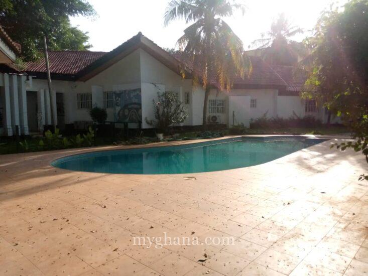 6 bedroom swimming pool house with 2 room guest house for rent at East Legon
