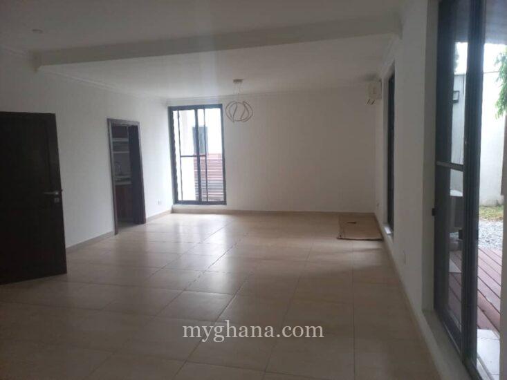 3 bedroom townhouse for rent near Alisa Hotel at North Ridge in Accra