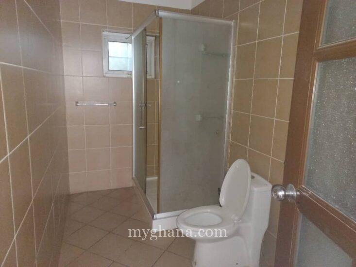 4 bedroom house with 2 bedroom outhouse for rent at Airport Residential Area in