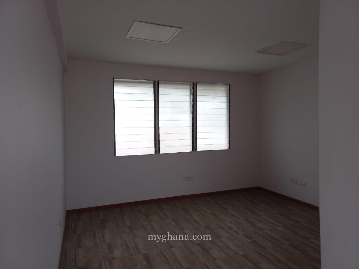 8 bedroom office facility for rent at Dzorwulu near Bedmate in Accra