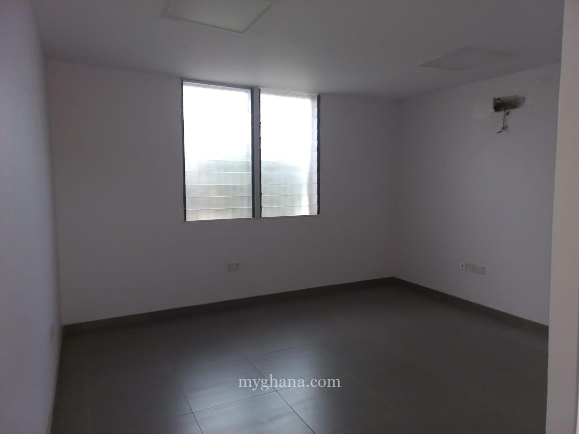 8 bedroom office facility for rent at Dzorwulu near Bedmate in Accra