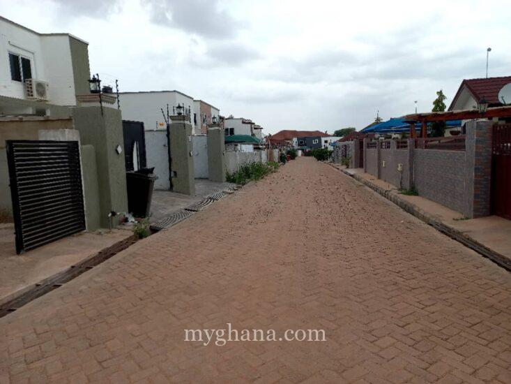 2 bedroom townhouse to let at Oyarifa in a gated community