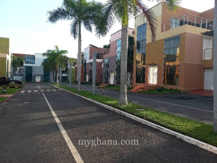 5 bedroom townhouse for sale at Ridge in Accra Ghana