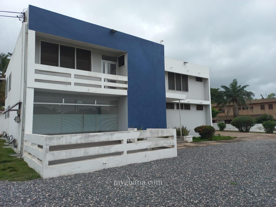 8 bedroom office facility for rent at Dzorwulu near Bedmate in Accra