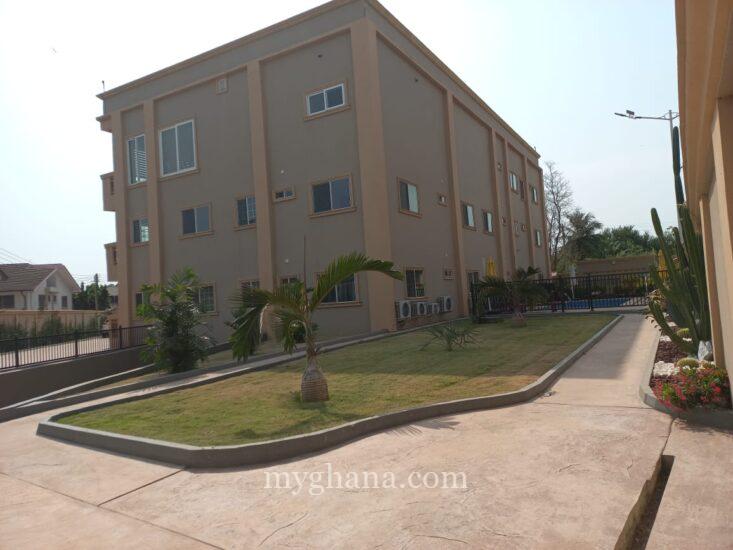 4 bedroom apartment with shared swimming pool to let at Cantonments