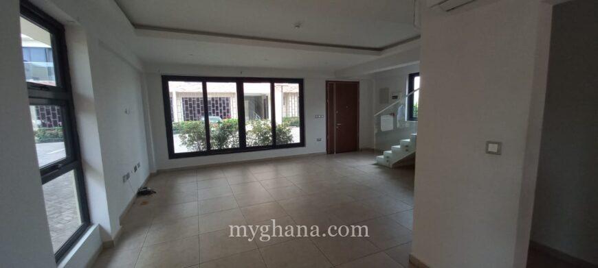 3 bedroom townhouse for rent near Mensvic Hotel in East Legon, Accra