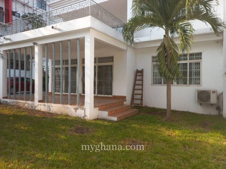 4 bedroom house with 2 bedroom outhouse for rent at Airport Residential Area in