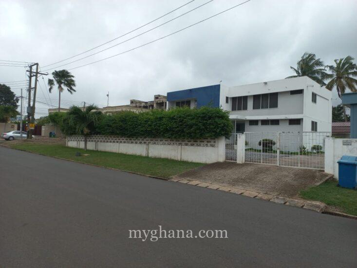 8 bedroom office facility for rent at Dzorwulu near Bedmate in Accra