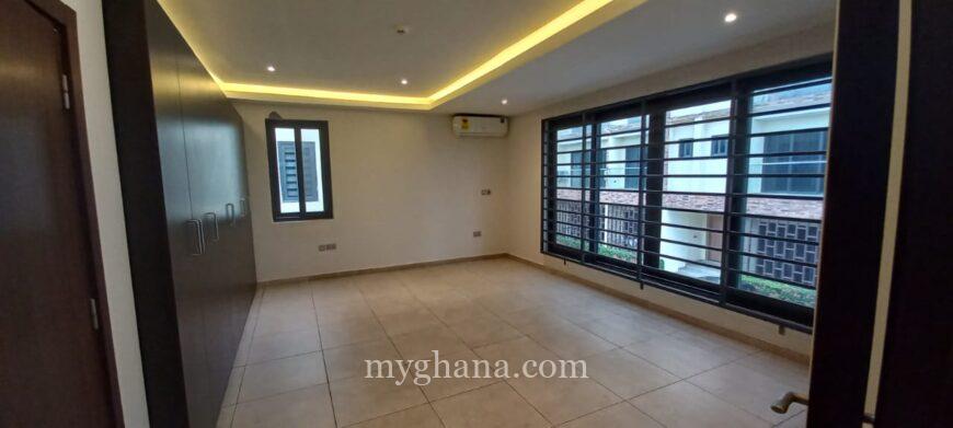 3 bedroom townhouse for rent near Mensvic Hotel in East Legon, Accra