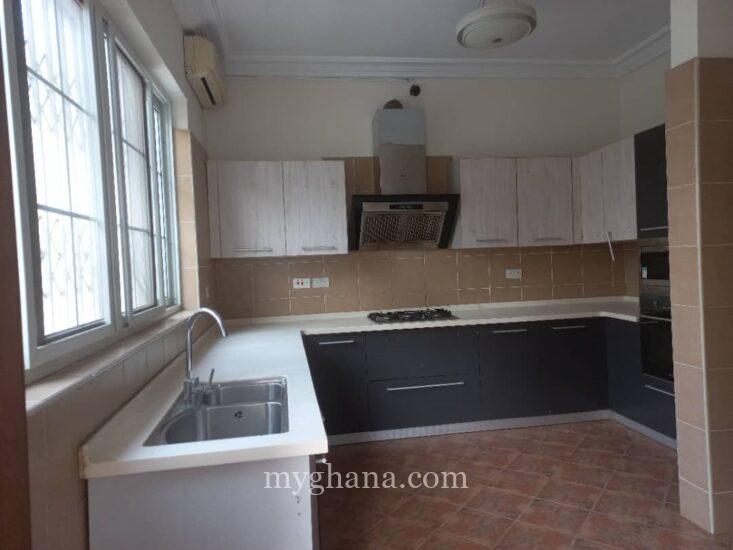 4 bedroom house with 2 bedroom outhouse for rent at Airport Residential Area in