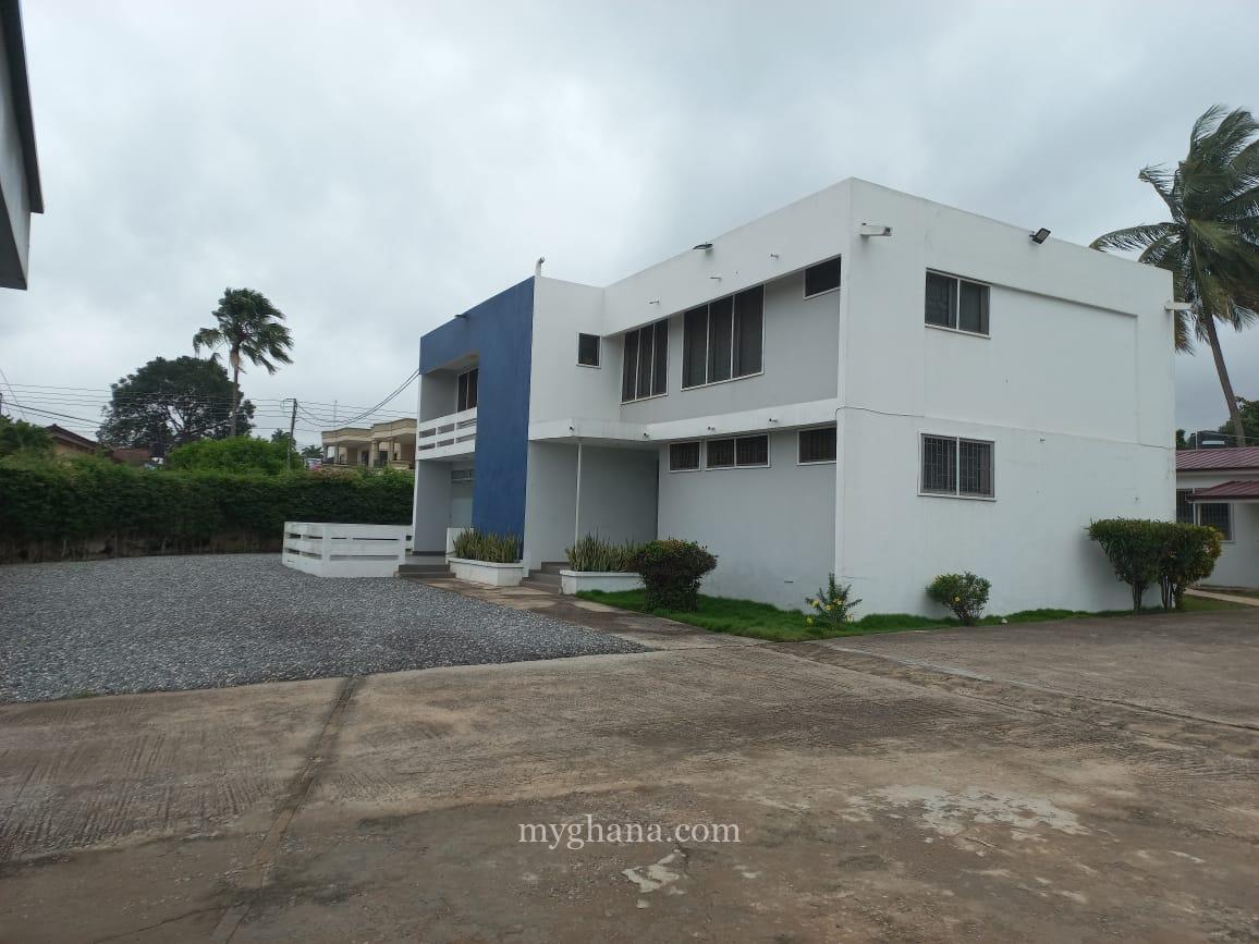 8 bedroom office facility for rent at Dzorwulu near Bedmate in Accra