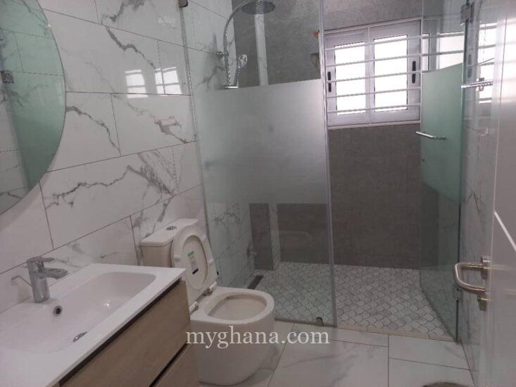 5 bedroom house for sale at Tse Addo, East Airport in Accra Ghana