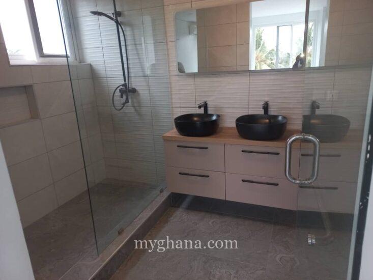 Executive 2 bedroom apartment for sale in Airport Residential Area in Accra Ghan