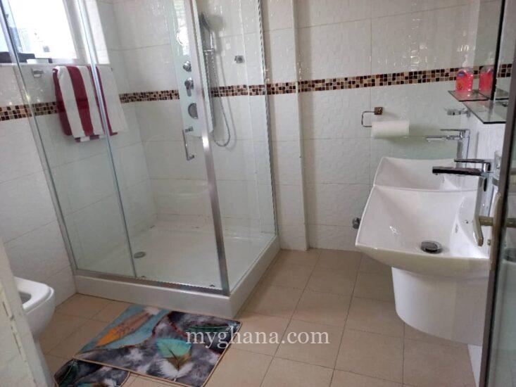 Short Let – 2 bedroom furnished apartment for rent at Labone in Accra, Ghana