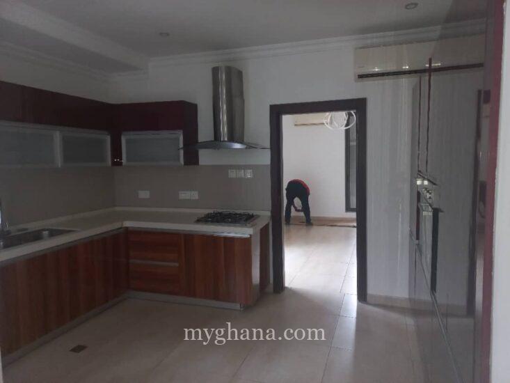 3 bedroom townhouse for rent near Alisa Hotel at North Ridge in Accra