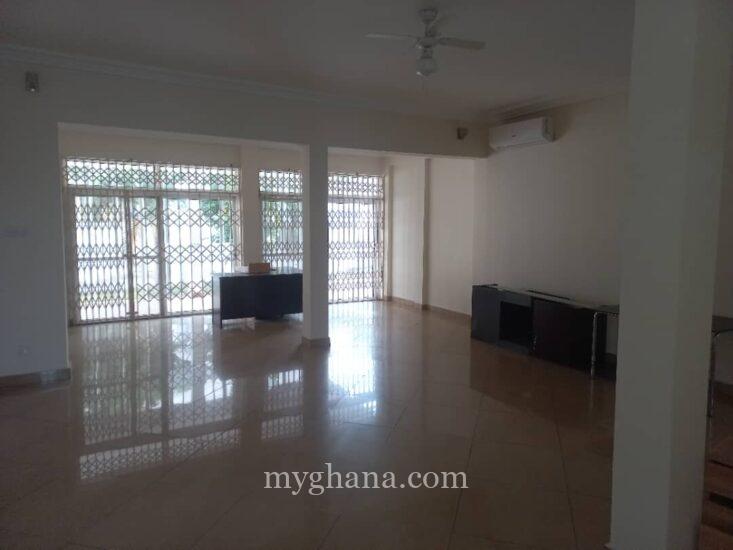 4 bedroom house with 2 bedroom outhouse for rent at Airport Residential Area in