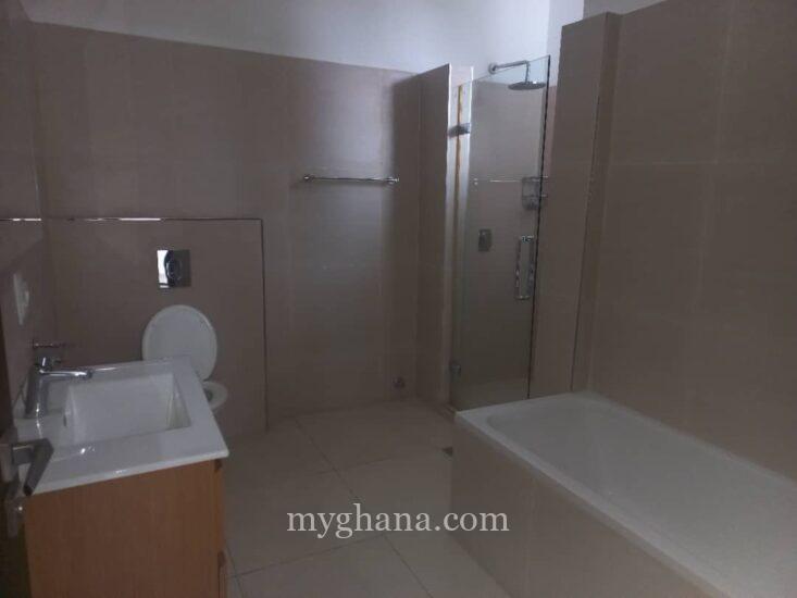 3 bedroom townhouse for rent near Alisa Hotel at North Ridge in Accra