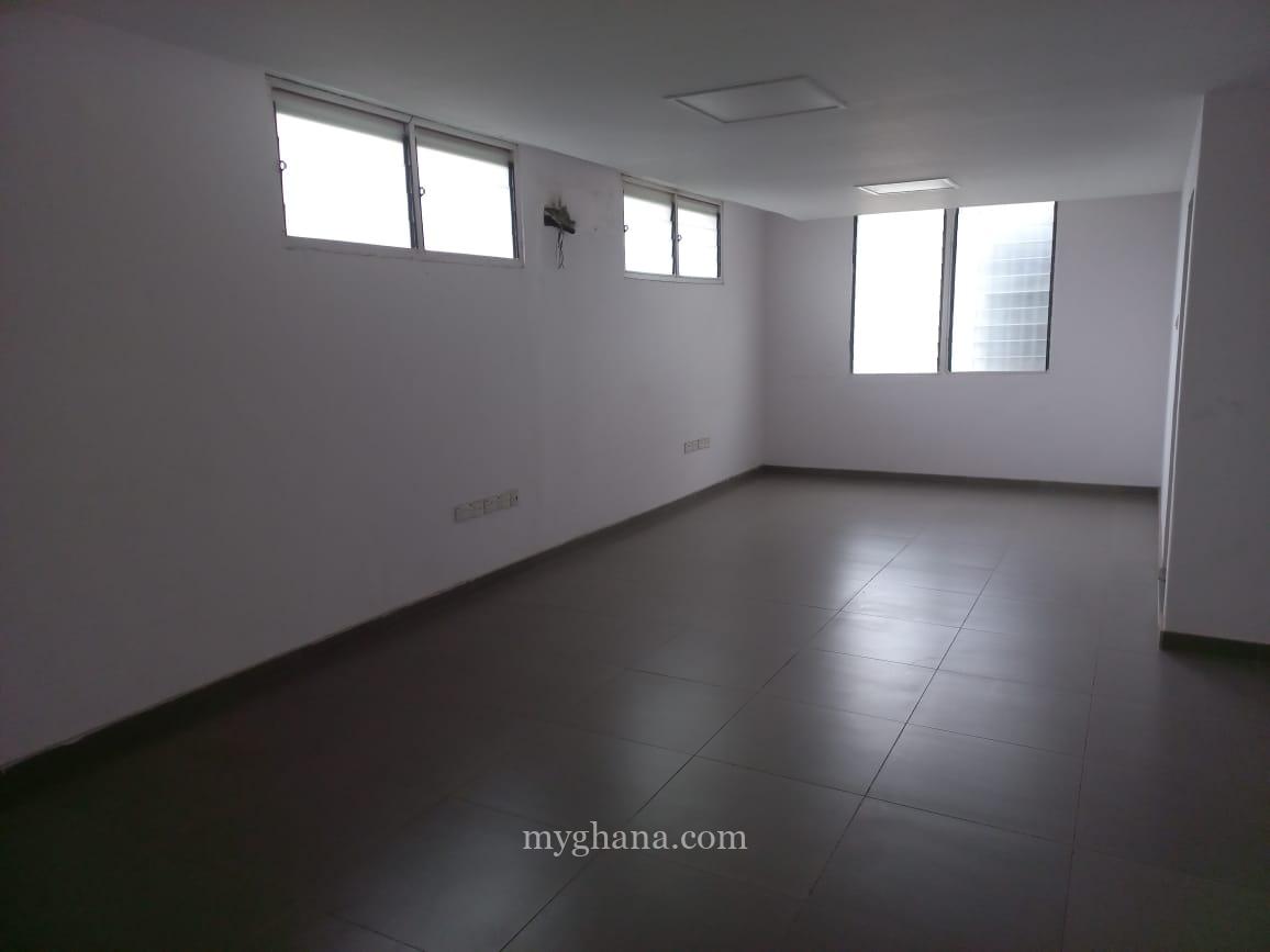 8 bedroom office facility for rent at Dzorwulu near Bedmate in Accra