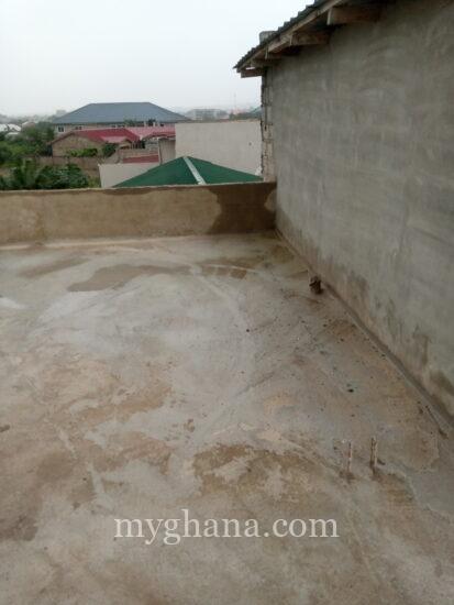 4bed house with swimming pool and a rooftop for sale @ Oyibi