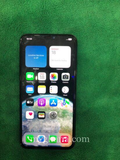 Slightly used but neat iPhone Xs Max 256gb face ID OFF