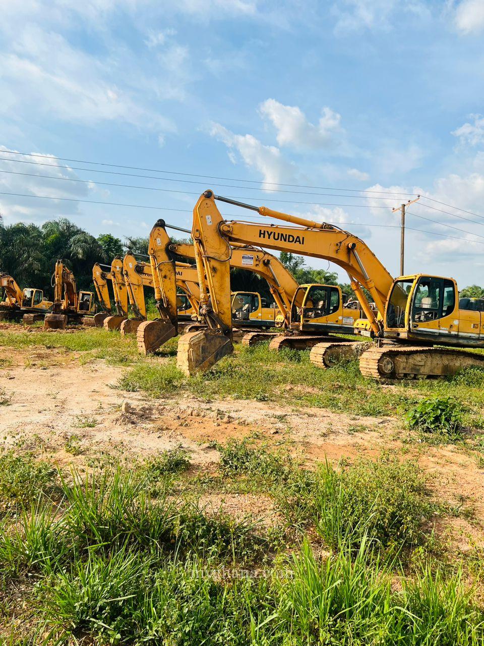 HYUNDAI EXCAVATOR 330 LC