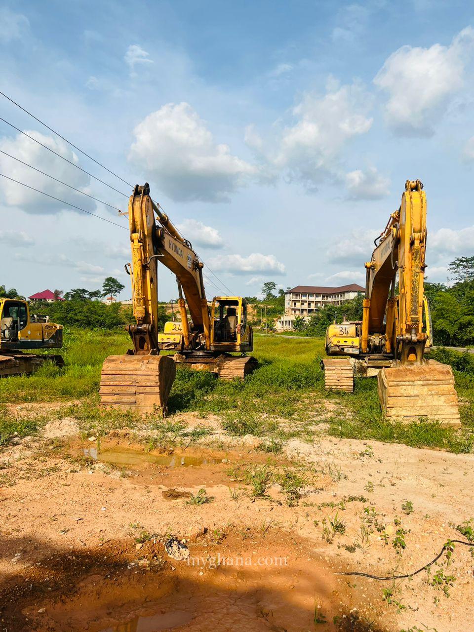 HYUNDAI EXCAVATOR 330 LC