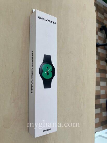 SAMSUNG Galaxy Watch4 40mm Bluetooth Smartwatch, Black, SM-R860NZKAMEA