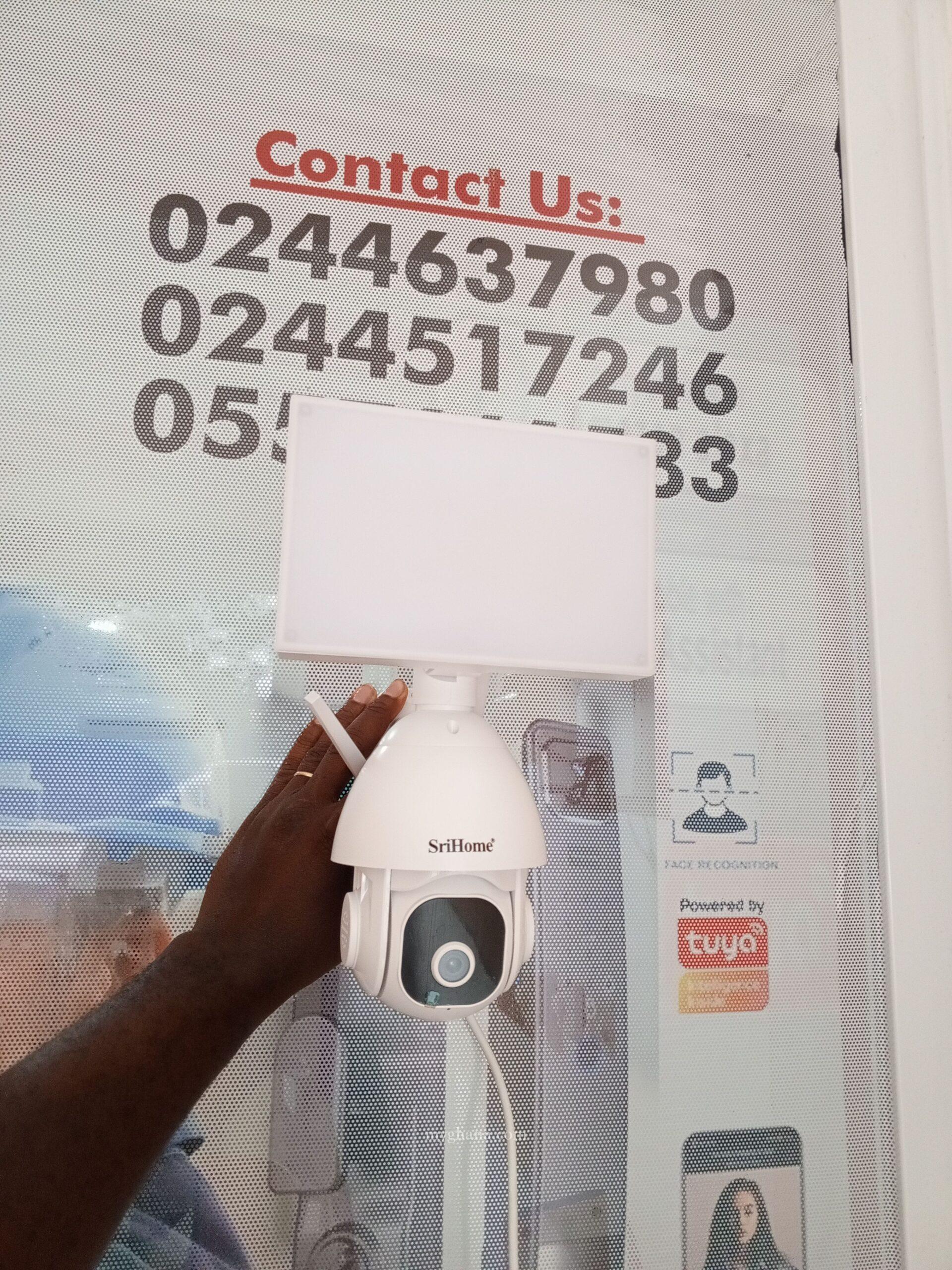 Wireless security camera with floodlight