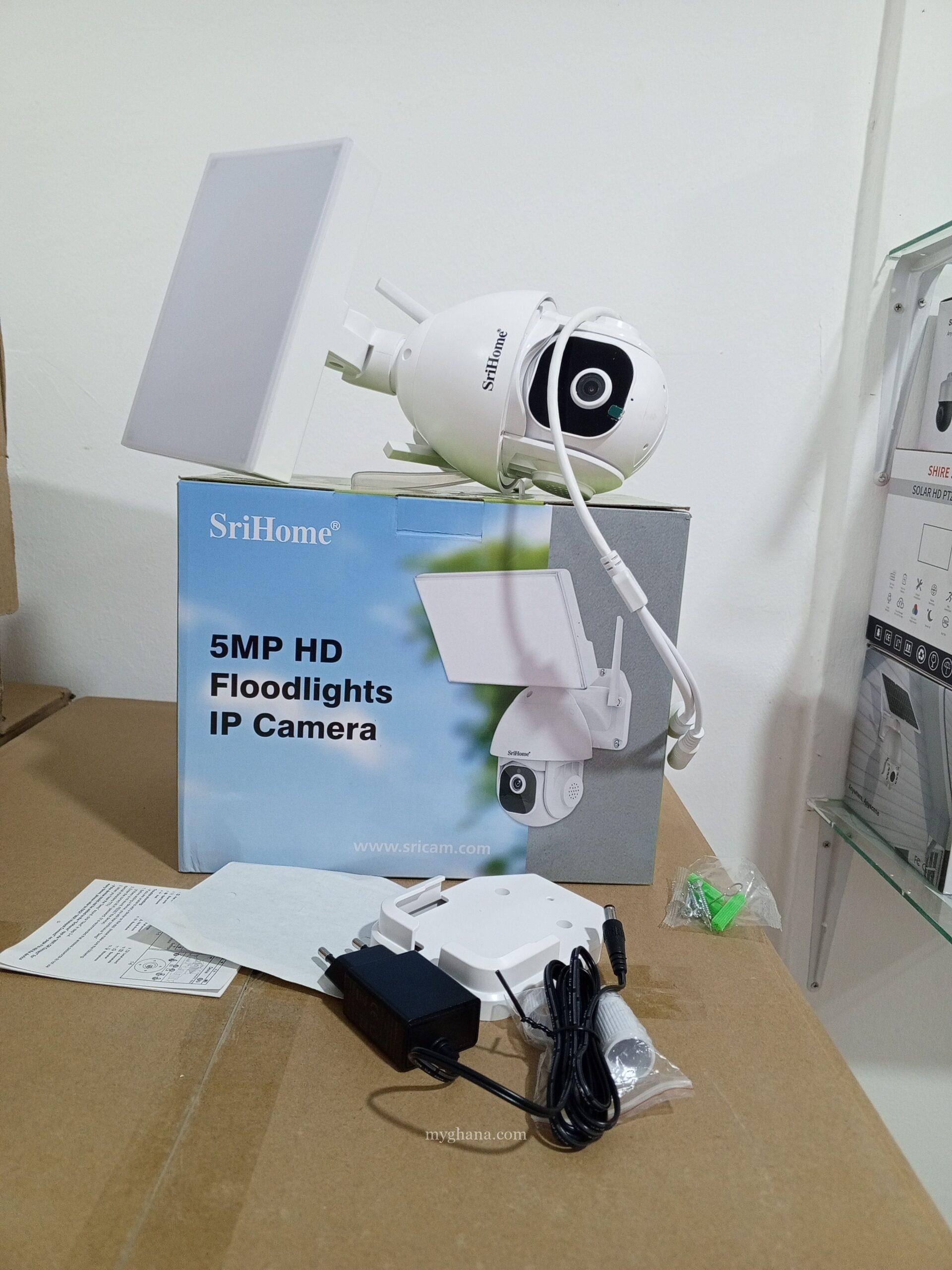 Wireless security camera with floodlight