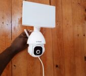 Wireless security camera with floodlight