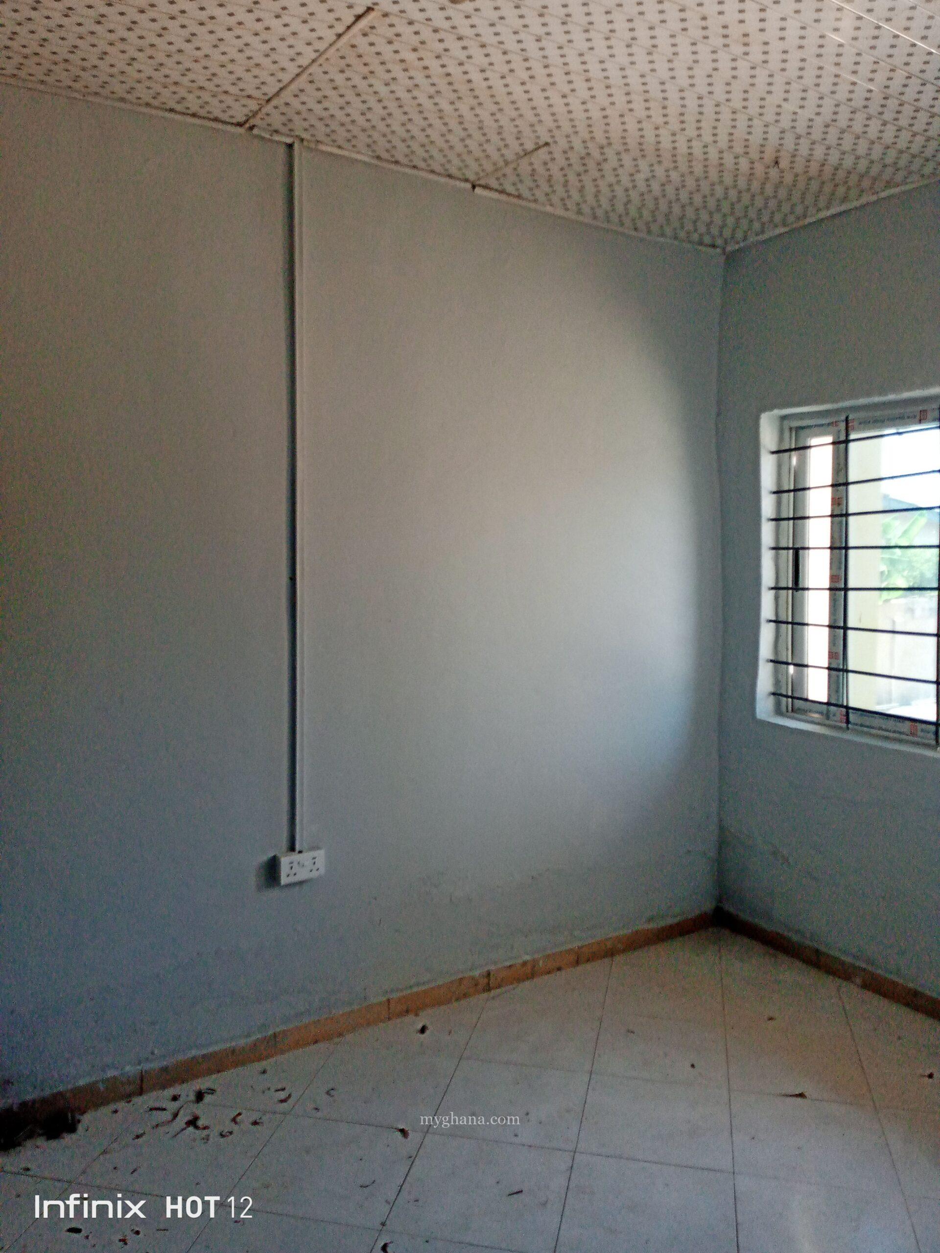 2 bedrooms self contained apartment at dansoman exhibition Areas for rent