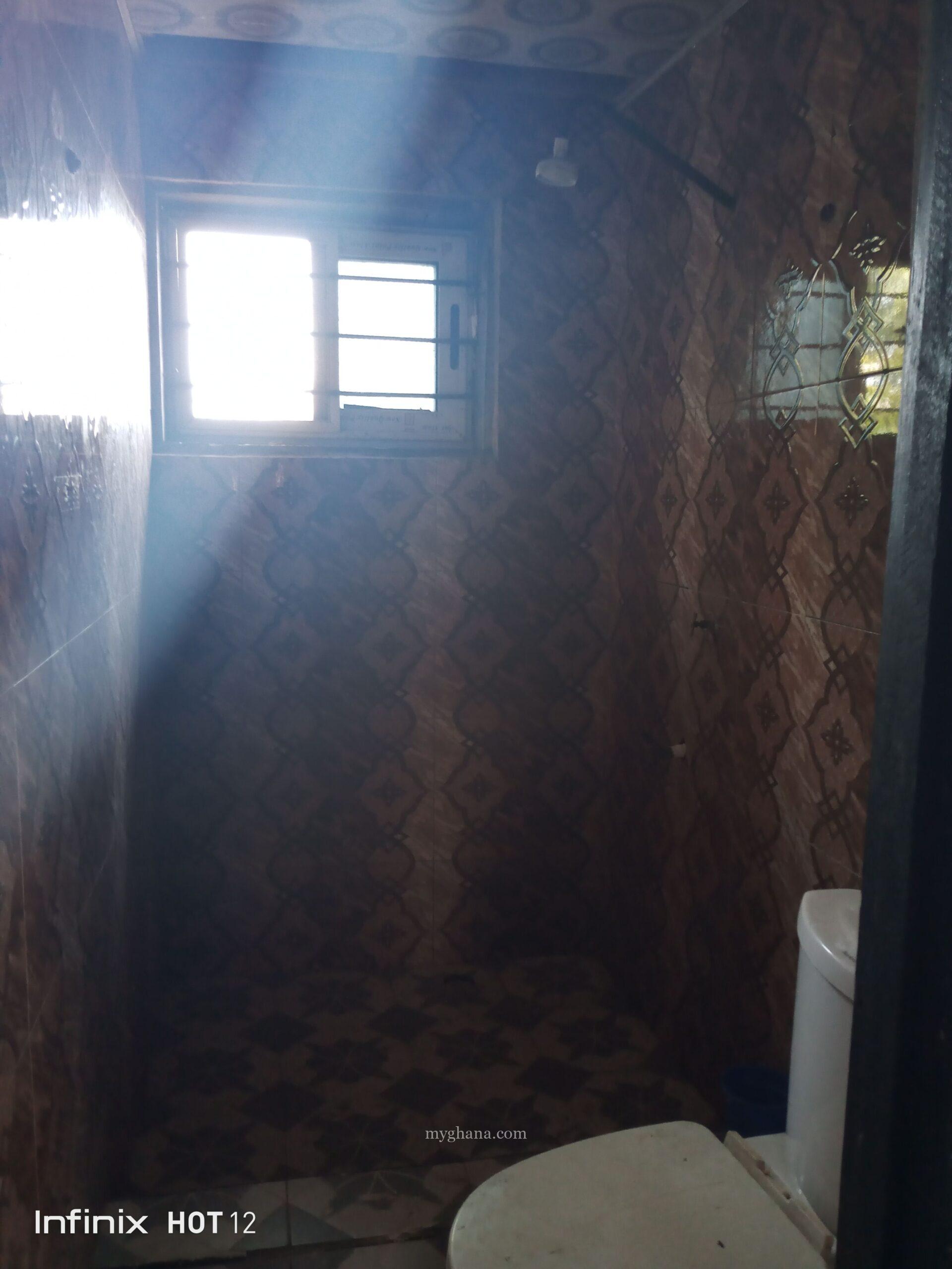 2 bedrooms self contained apartment at dansoman exhibition Areas for rent