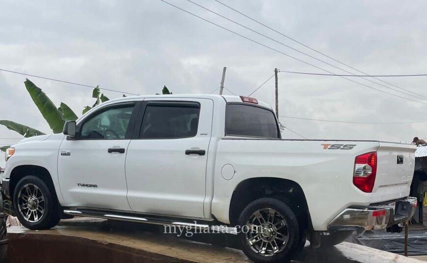 Toyota Tundra 2015 model Registered 2019
