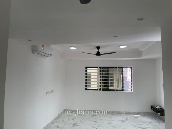 A newly built luxurious 5 bdroom