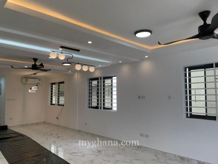 A newly built luxurious 5 bdroom