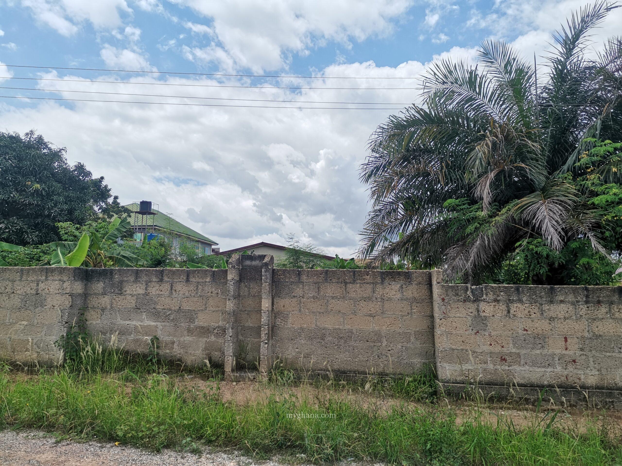 100/120 plot of land for sale