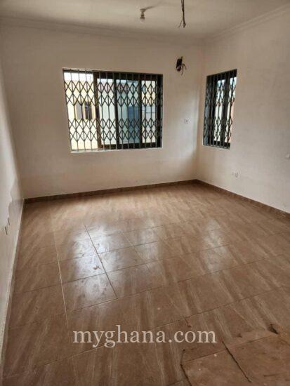 Two bedrooms apartment for rent at lakeside com. 5