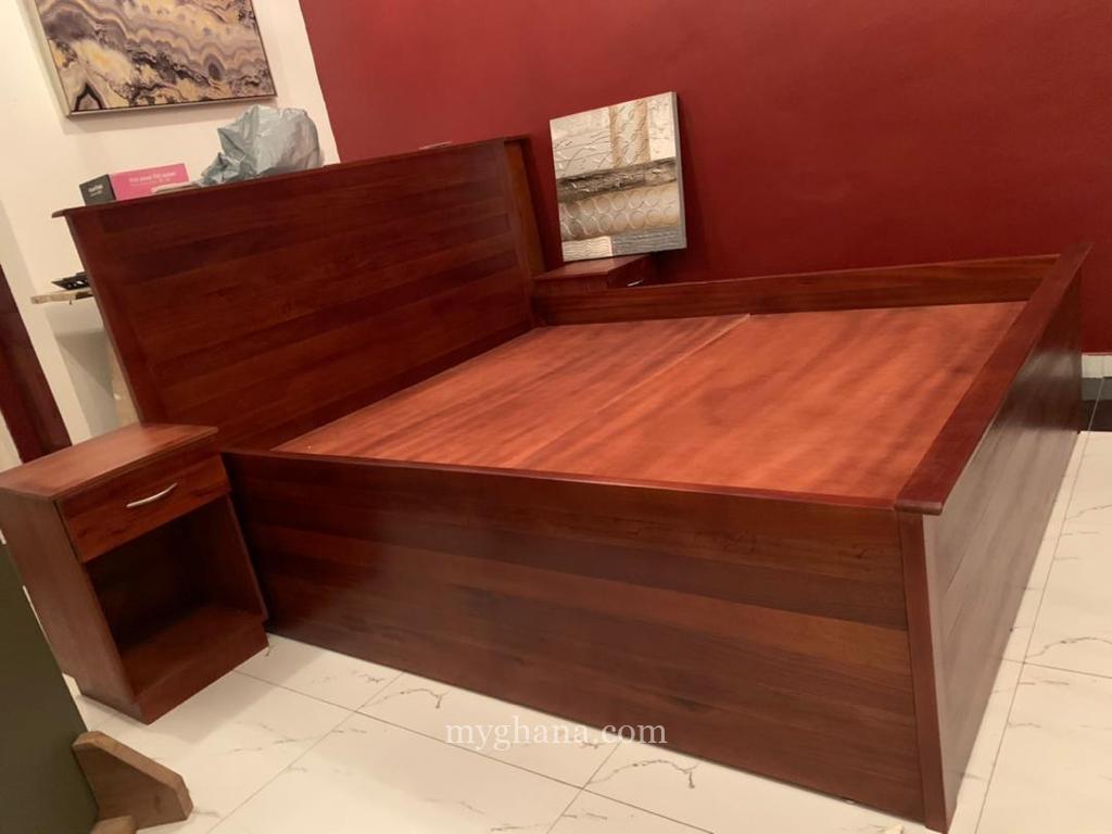 Queen size bed for sale