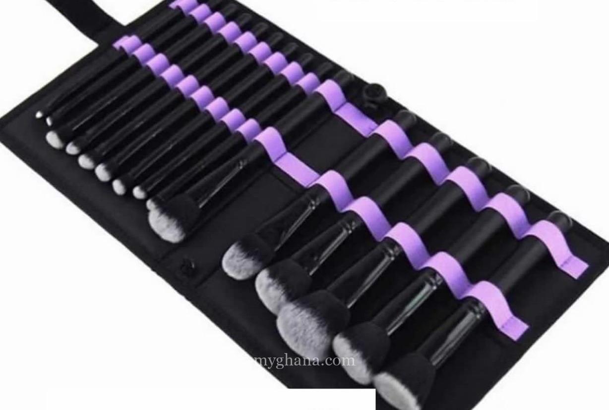Makeup brush