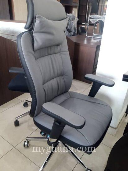 Manager’s leather chair