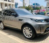 2017 land rover Discovery first edition