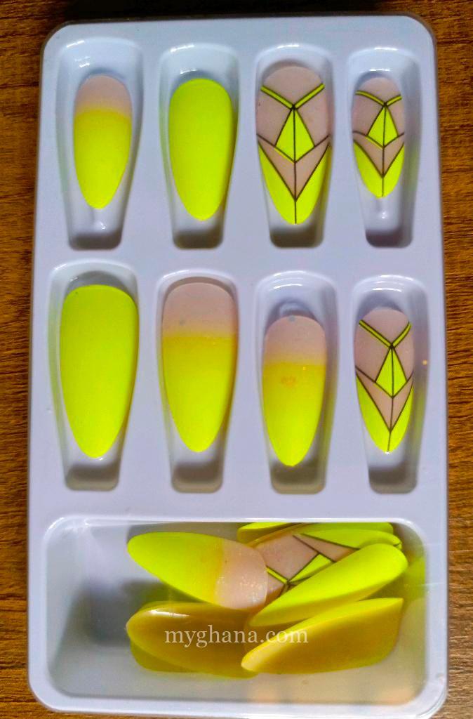 Press on nails