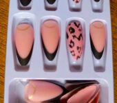 Press on nails