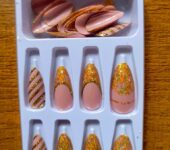 Press on nails