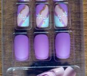 Press on nails