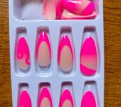 Press on nails