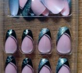 Press on nails