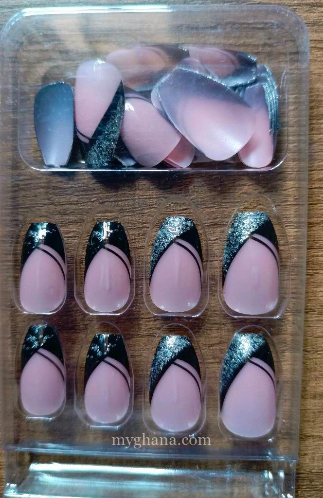Press on nails