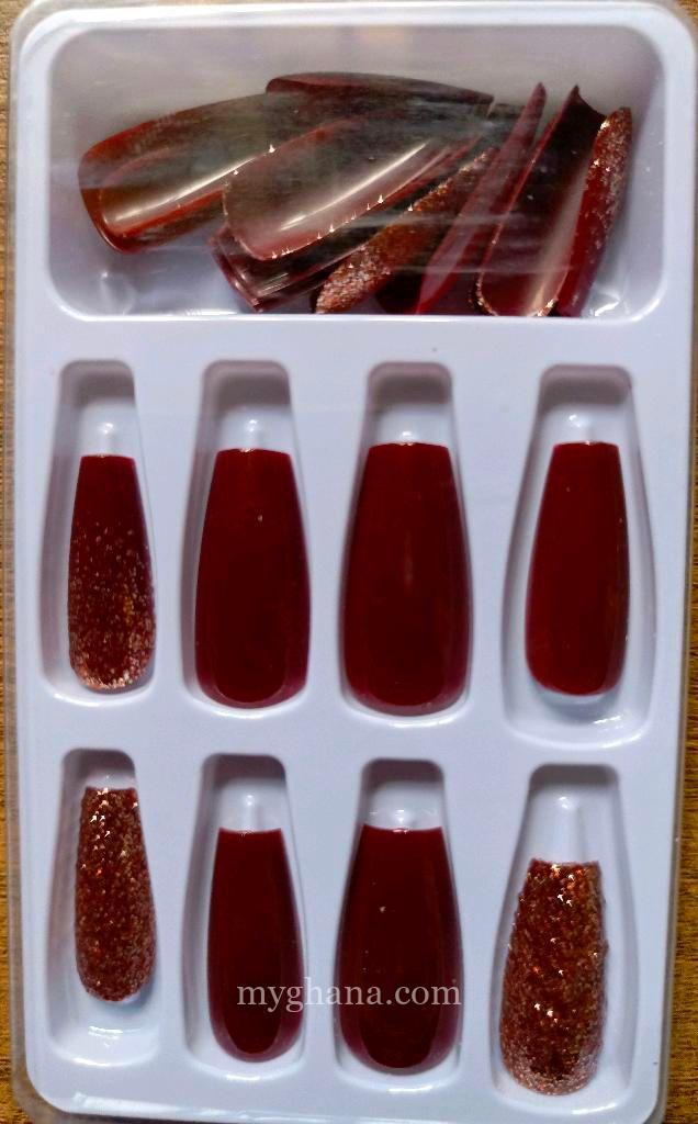 Press on nails