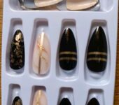 Press on nails